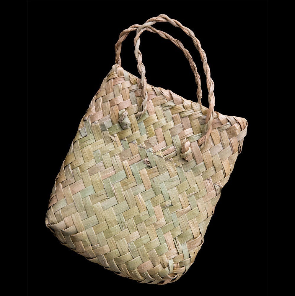 Double Pikorua (twist) Pounamu pendant-1