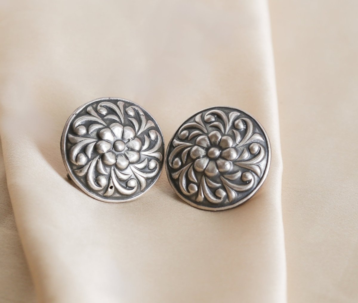 Carved Floral Studds - Crafted Canvaas