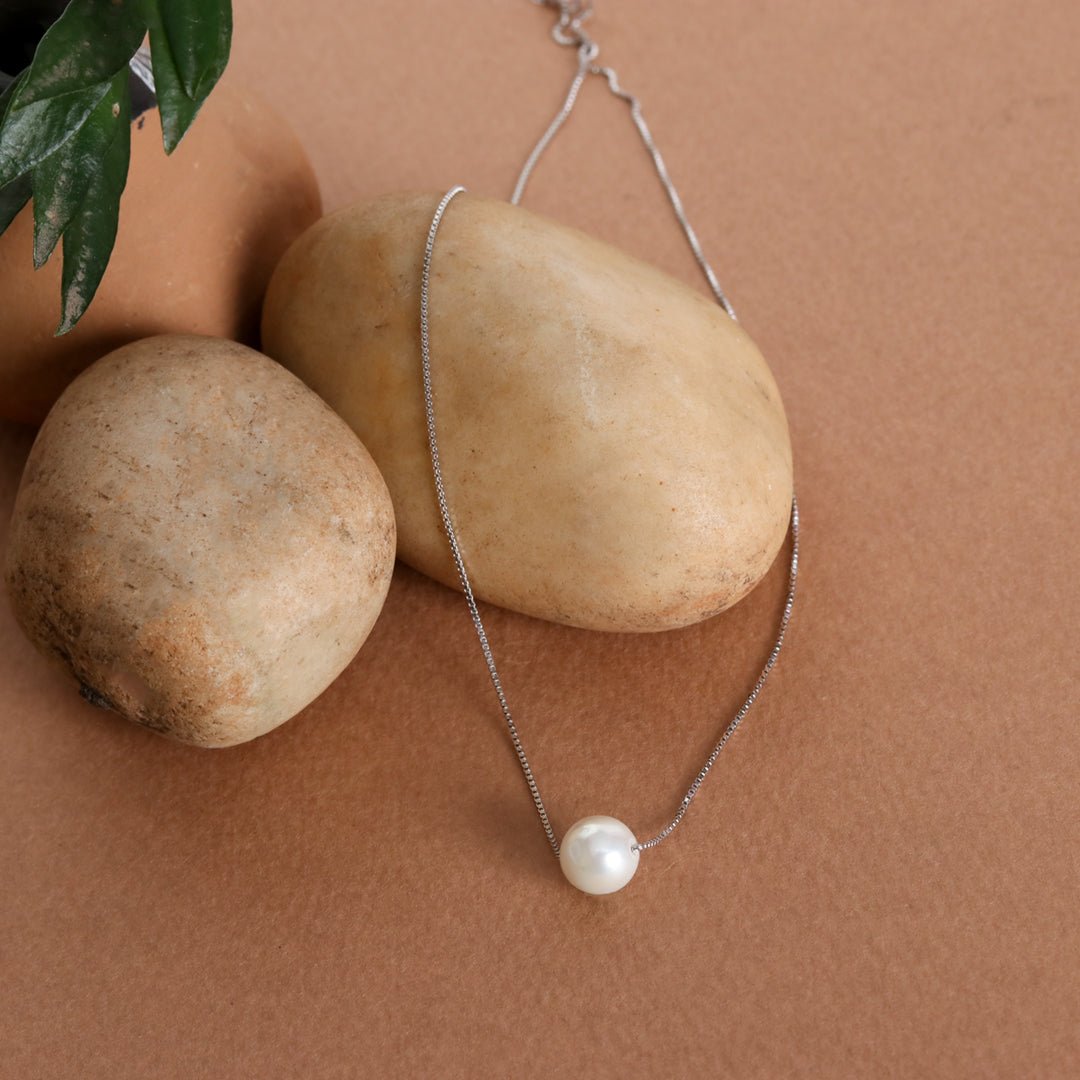 Pearl Chain - Crafted Canvaas