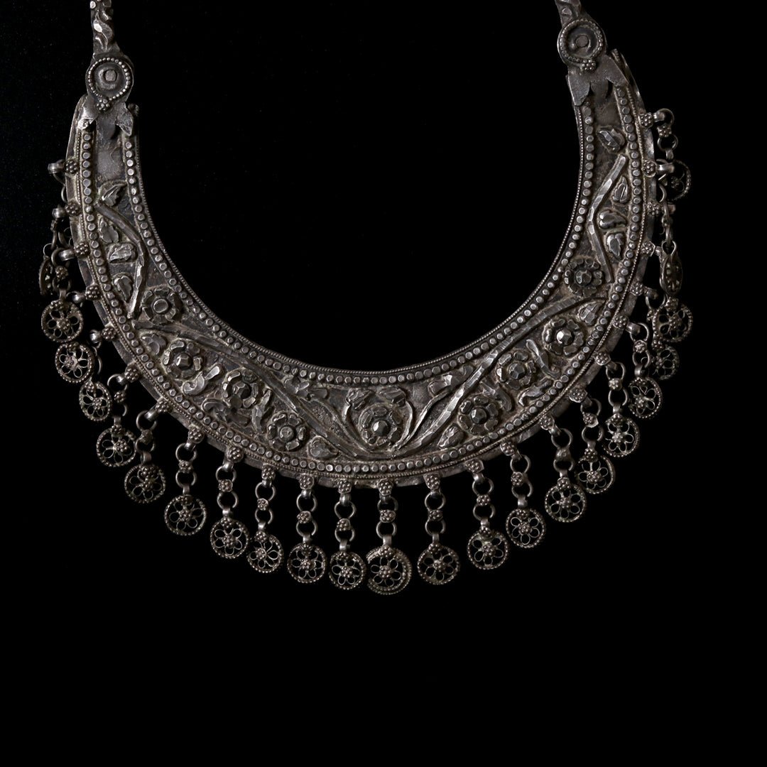 Silver necklace - Crafted Canvaas