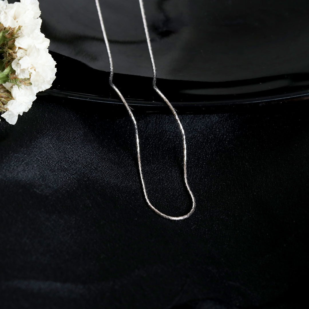 Simple Silver Chain - Crafted Canvaas