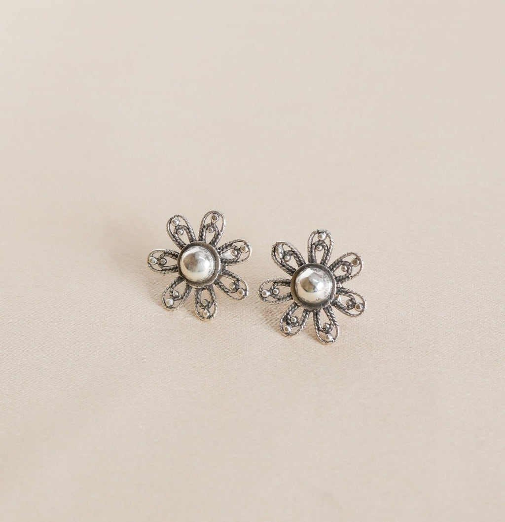 Wired Floral Studds - Crafted Canvaas